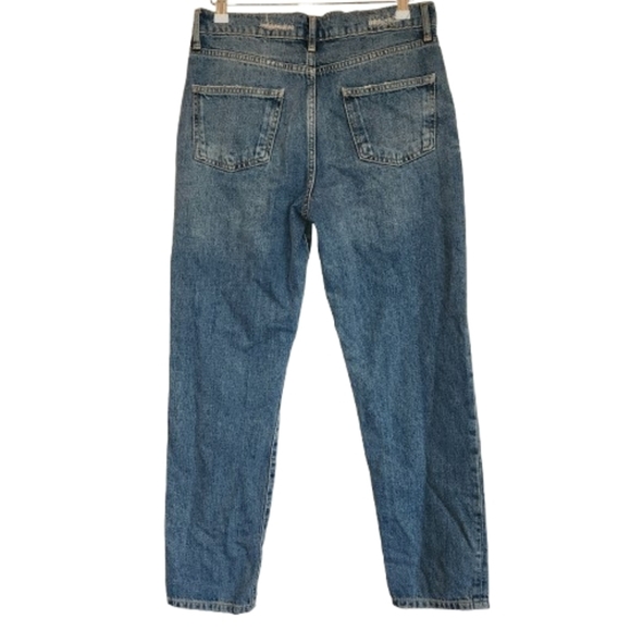NWT Zara High Rise Jeans Size 4 Button Up Fly Minimal Distressing Hem & Pockets - Picture 2 of 16